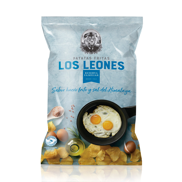 Los Leones. Chips with fried egg and Himalayan salt